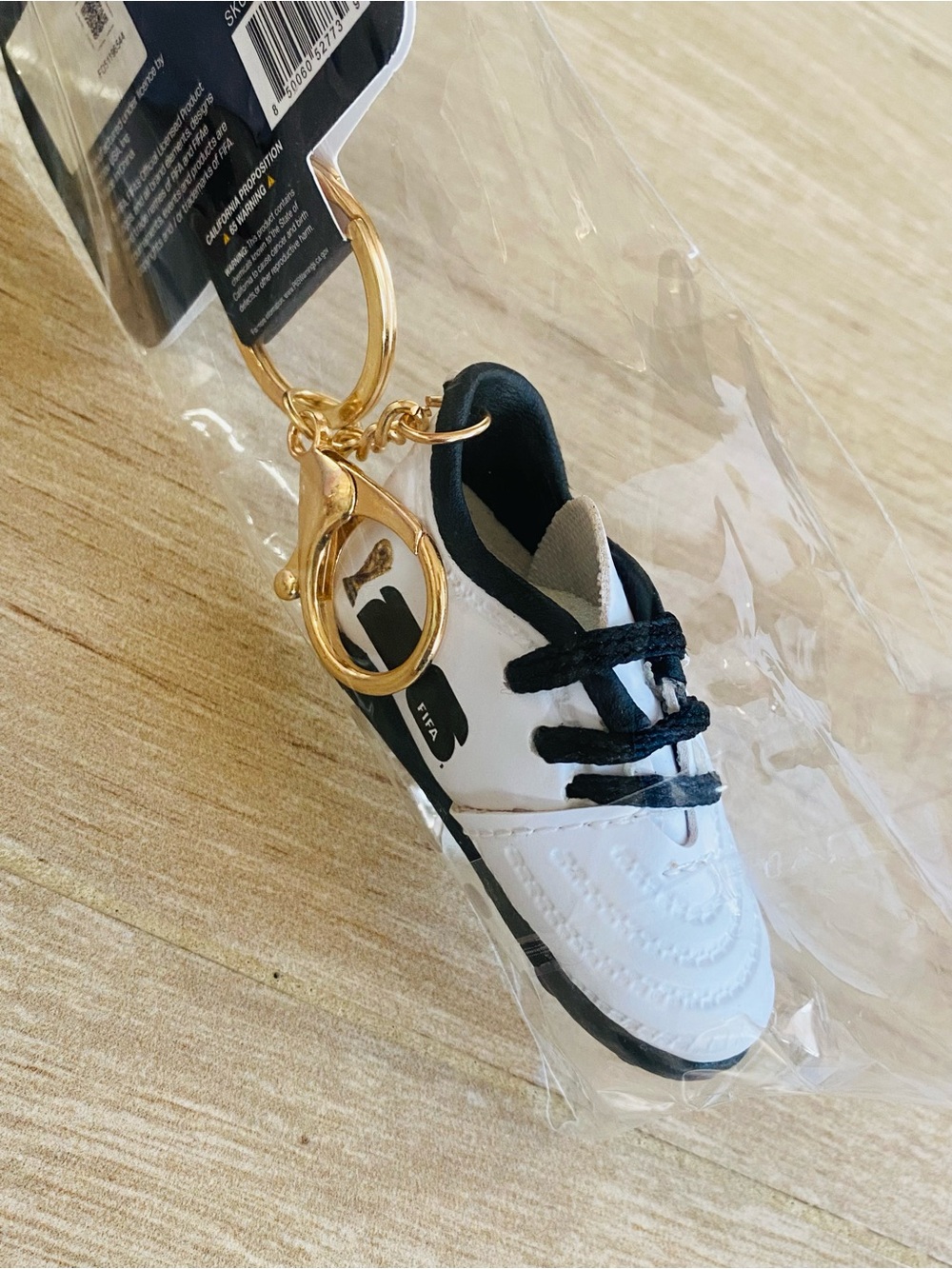 FIFA World Cup 26 Official Cleat Shoe Keychain Gold Keyring Souvenir Honav NIP⁠